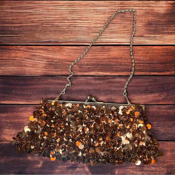 Sequence clutch purse with vintage clasp and small metal chain - Picture 1 of 5